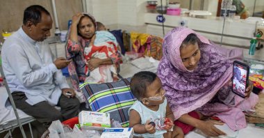 Children diagnosed with measles receive treatment inside a paediatric ward at the Bangladesh Shishu Hospital and Institute, Dhaka, Bangladesh, May 6, 2026. (AFP Photo)