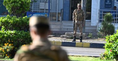 Army soldiers stand alert along a closed street at Red Zone area in Islamabad, April 25, 2026. (AFP File Photo)