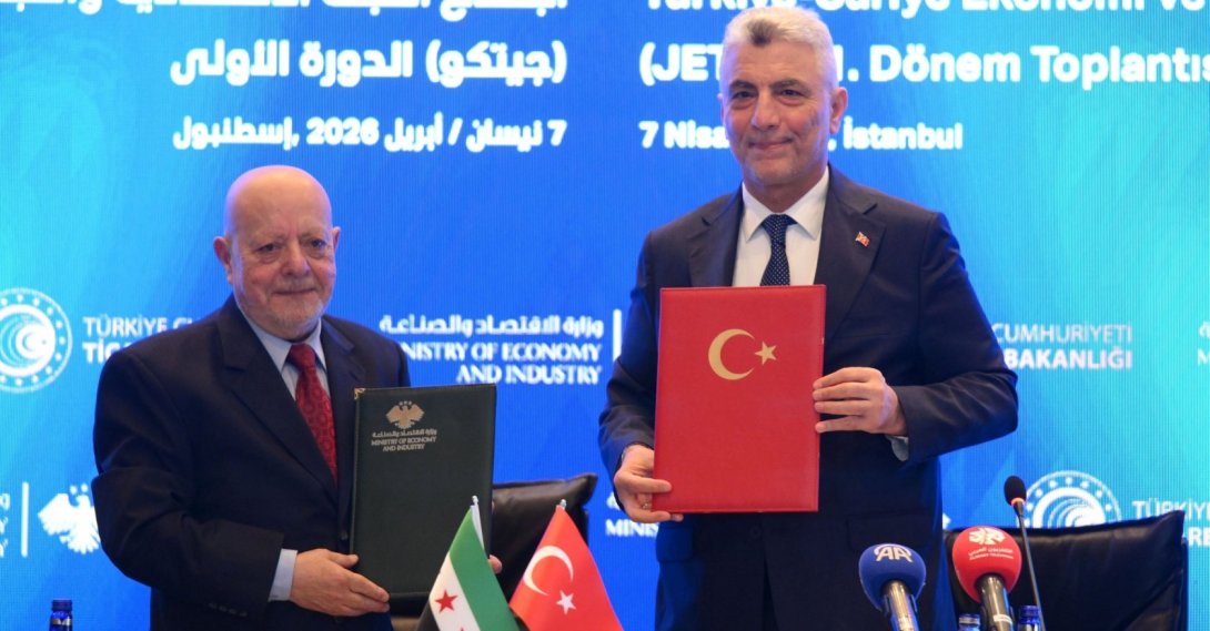 Trade Minister Ömer Bolat (R) and Syrian Minister of Economy and Industry Nidal al-Shaar attend the first meeting of the Türkiye-Syria Joint Economic and Trade Committee (JETCO), Istanbul, Türkiye, April 7, 2026. (AA Photo)