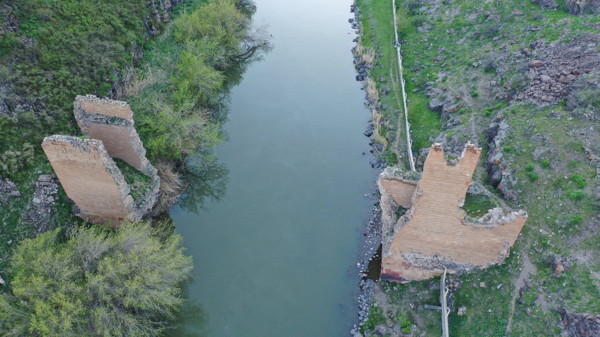 A view of the remnants of Ani Bridge on the Turkish-Armenian border, Kars, eastern Türkiye, May 4, 2026. (AA Photo)