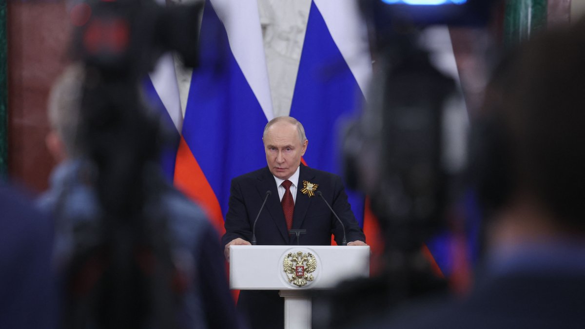 Russian President Vladimir Putin talks to the media following his meetings with foreign delegations at the Kremlin in Moscow, Russia, May 9, 2026. (AFP Photo)