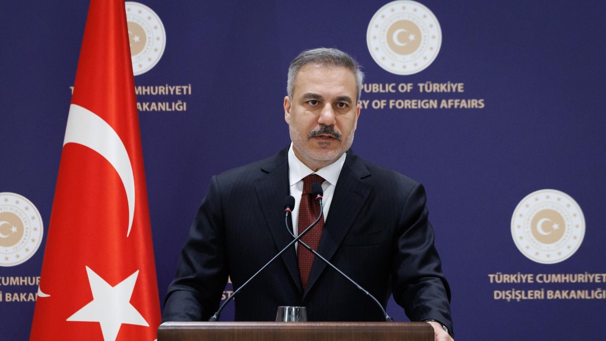 Foreign Minister Hakan Fidan speaks at a press briefing, Istanbul, Türkiye, Jan. 15, 2026. (DHA Photo)