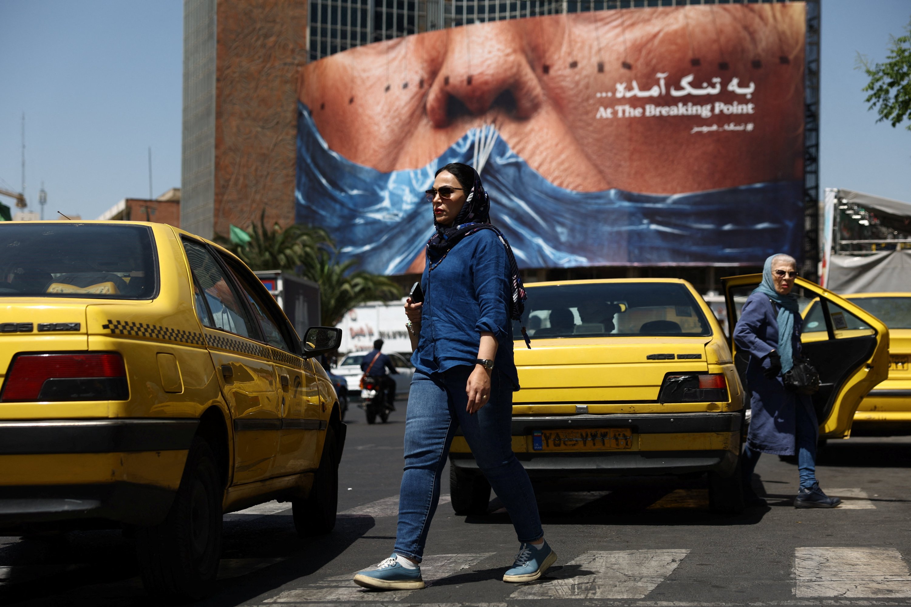 US, Iran remain at odds as peace push collapses, oil prices jump