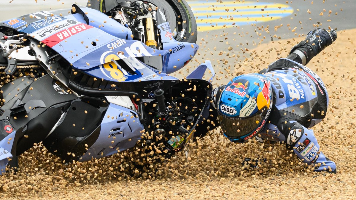 BK8 Gresini Racing MotoGP's Spanish rider Alex Marquez crashes out of the Moto GP Grand Prix of France, Le Mans, France, May 10, 2026. (AFP Photo)