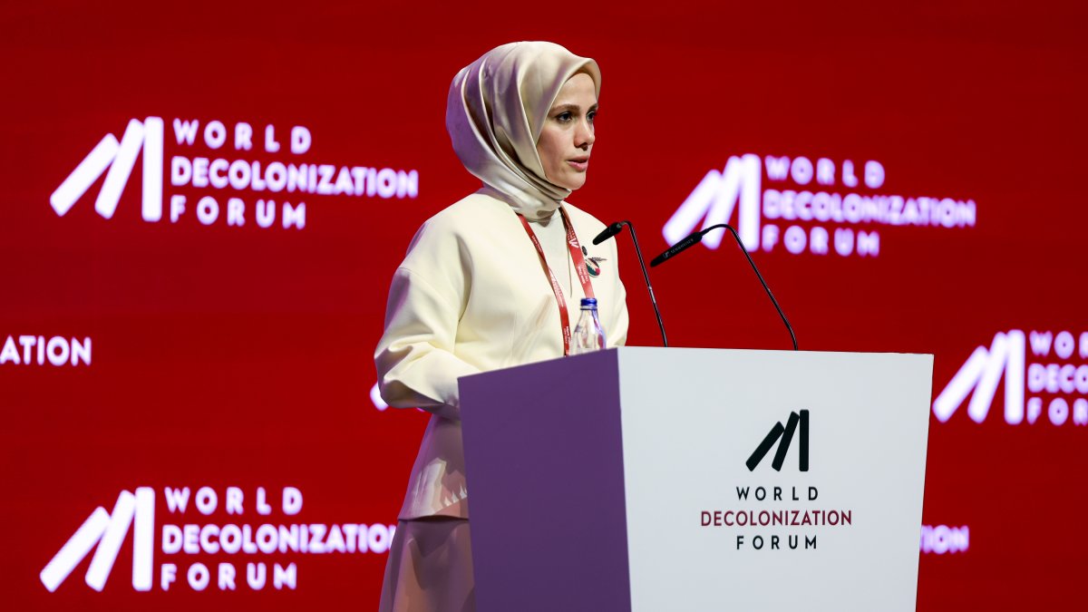 Dr. Esra Albayrak addresses the forum in Istanbul, Türkiye, May 11, 2026. (Courtesy of World Decolonization Forum) 