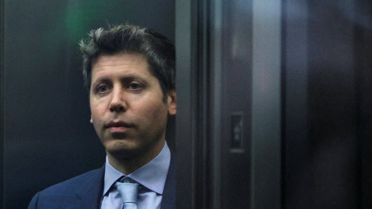 OpenAI CEO Sam Altman appears in the courthouse to attend the trial in Elon Musk's lawsuit against OpenAI at a federal courthouse in Oakland, California, U.S., April 30, 2026. (Reuters Photo)