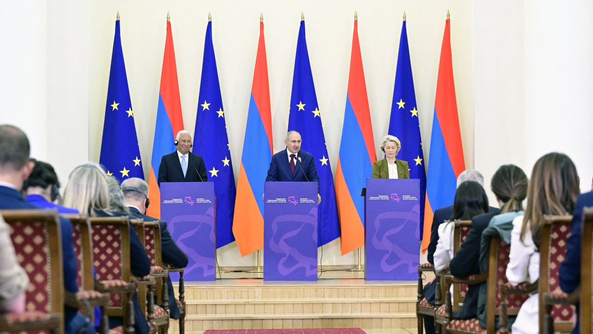 Armenia's Prime Minister Nikol Pashinyan, European Commission President Ursula von der Leyen and European Council President Antonio Costa hold a press conference during the Armenia-European Union summit in Yerevan, May 5, 2026. (AFP File Photo)