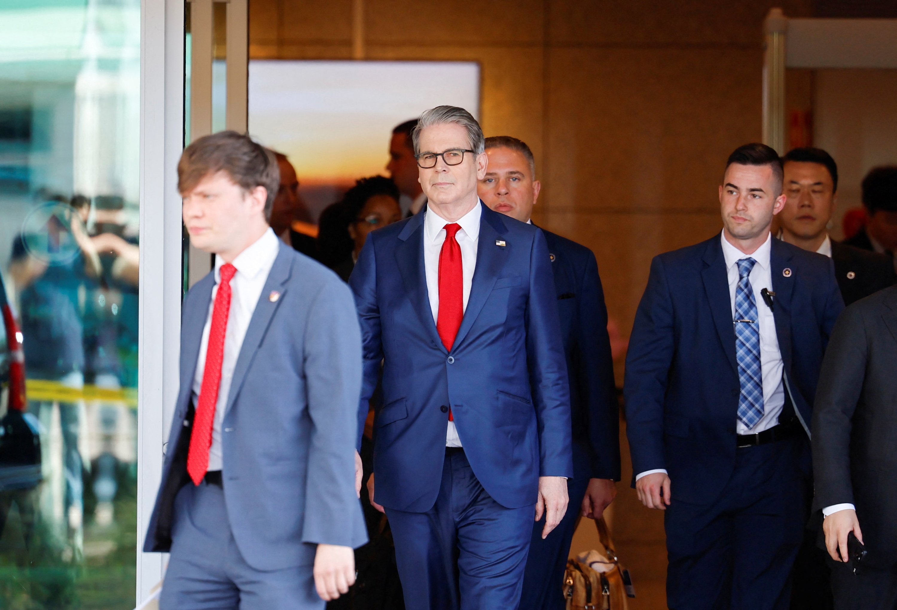 Top US, Chinese officials hold talks ahead of Trump-Xi summit