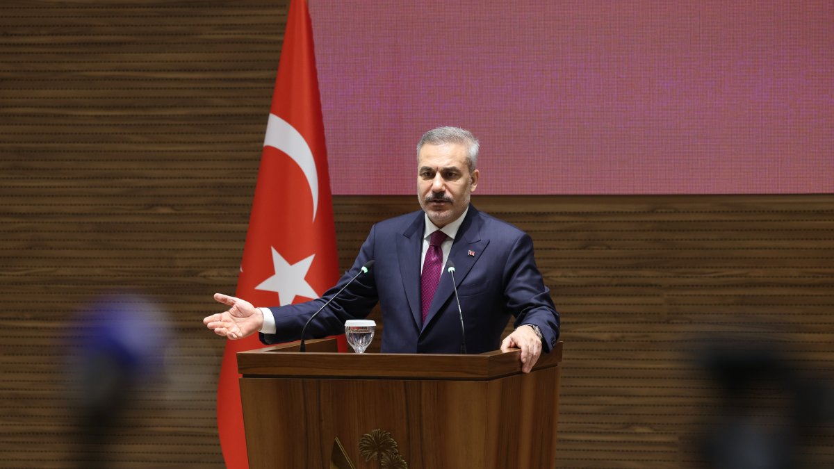 Turkish Foreign Minister Hakan Fidan (L) speaks during a press conference with Qatari Prime Minister and Minister of Foreign Affairs Sheikh Mohammed bin Abdulrahman Al Thani  in Doha, Qatar, May 12, 2026. (EPA Photo) 
