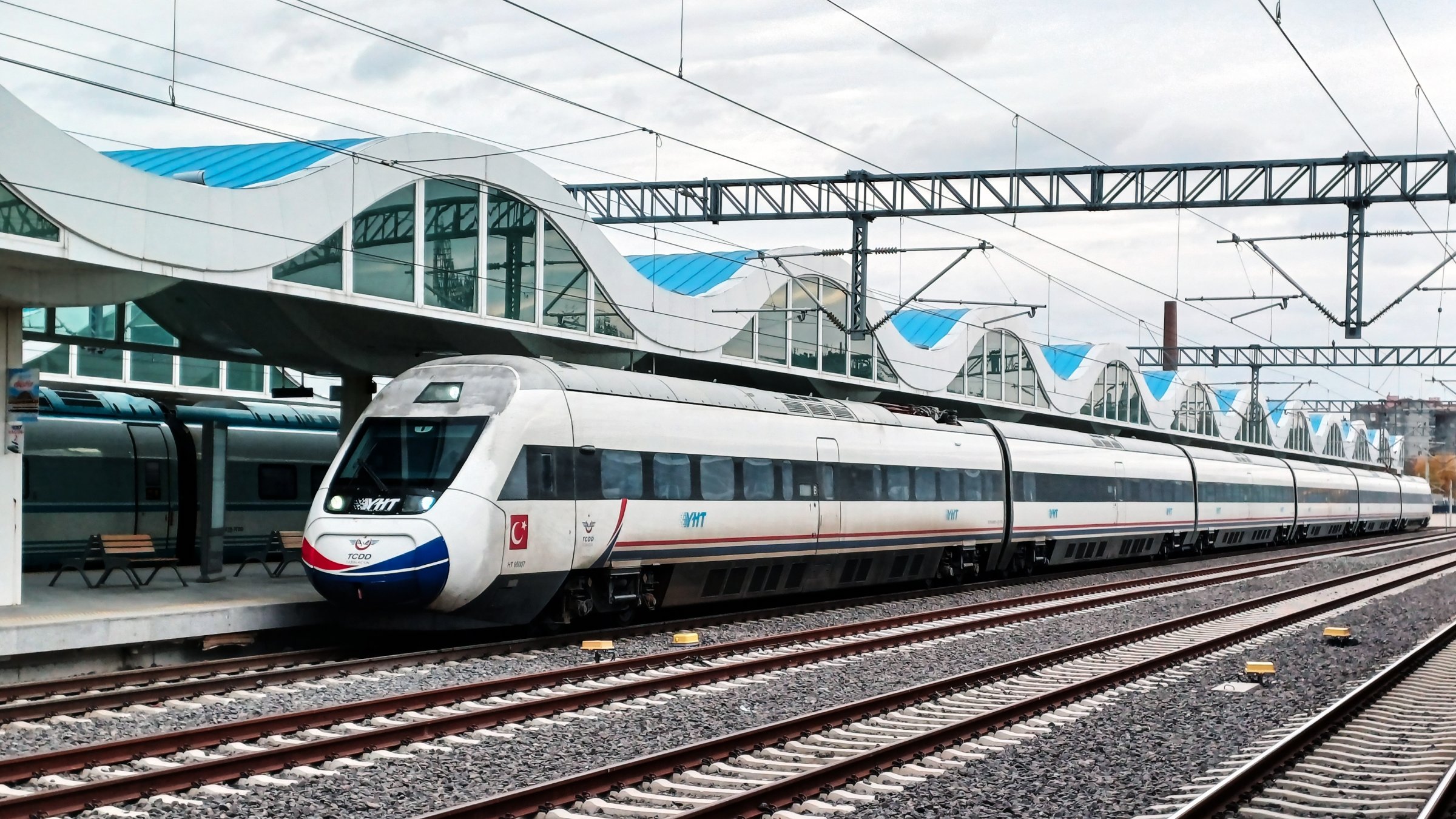 A high-speed train waits at a station platform in Eskişehir, Türkiye, Nov. 21, 2024. (Shutterstock Photo)