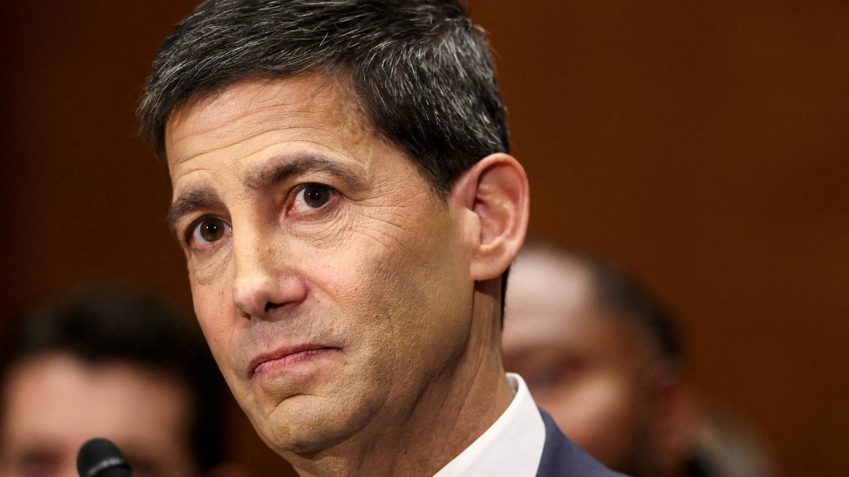 Kevin Warsh, U.S. President Donald Trump's nominee to be next chair of the Federal Reserve, testifies before a Senate Banking Committee confirmation hearing on Capitol Hill in Washington, D.C., U.S., April 21, 2026. (Reuters Photo)