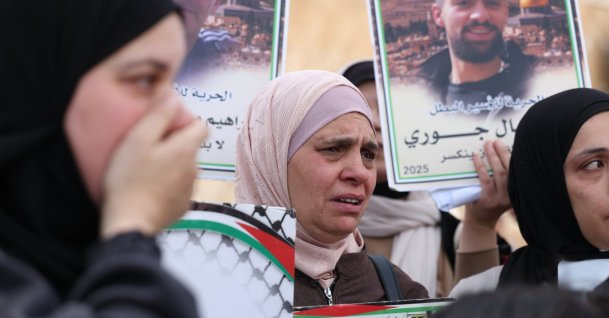 Palestinians attend a protest to demand the release of their relatives jailed in Israeli prisons, on Prisoners' Day in Balata refugee camp near the city of Nablus, in occupied West Bank, April 16, 2026. (EPA Photo)