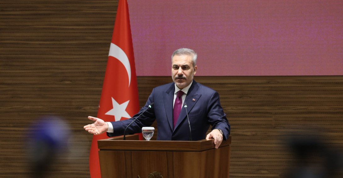 Turkish Foreign Minister Hakan Fidan (L) speaks during a press conference with Qatari Prime Minister and Minister of Foreign Affairs Sheikh Mohammed bin Abdulrahman Al Thani  in Doha, Qatar, May 12, 2026. (EPA Photo) 