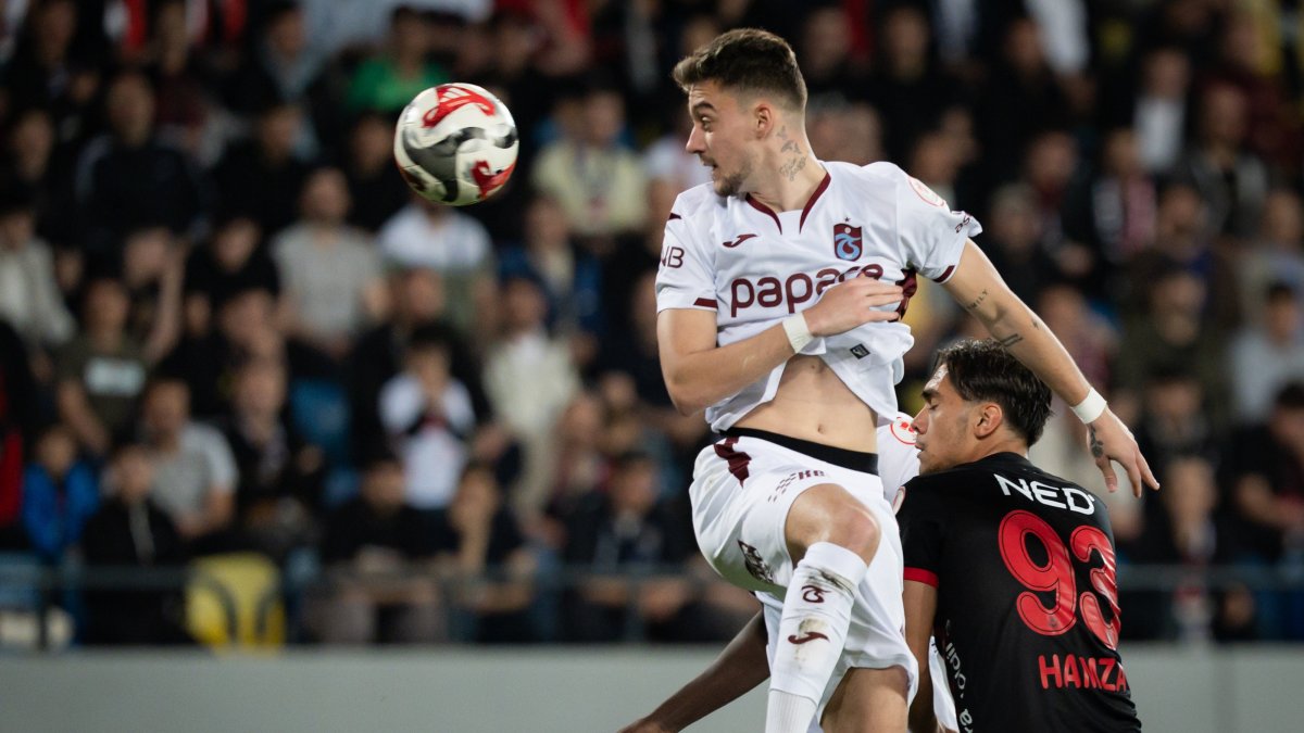 Trabzonspor's Ernest Muçi (L) battles for the ball during the Turkish Cup semifinal match against Gençlerbirliği at Eryaman Stadium, Ankara, Türkiye, May 13, 2026. (AA Photo)
