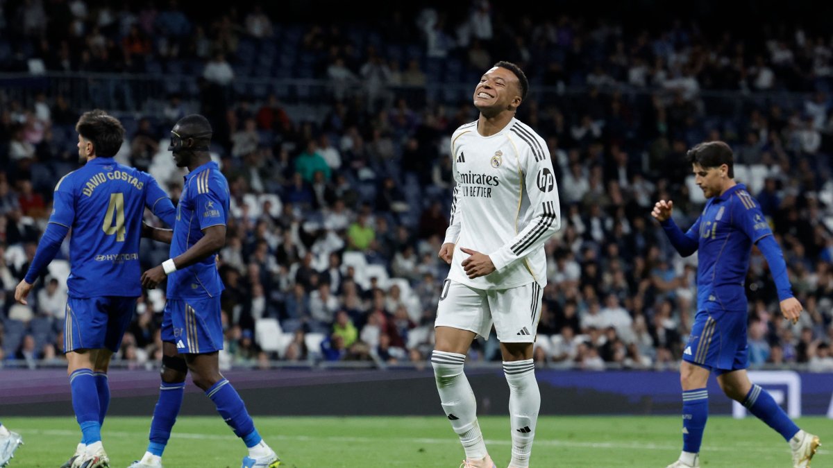 Real Madrid's Kylian Mbappe reacts to missing a goal opportunity during the Spanish league football match against Real Oviedo at Santiago Bernabeu Stadium, Madrid, Spain, May 14, 2026. (AFP Photo)