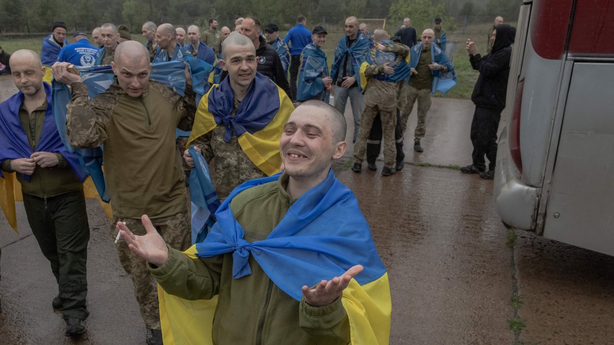 Russia, Ukraine exchange 205 POWs each amid heavy aerial strikes