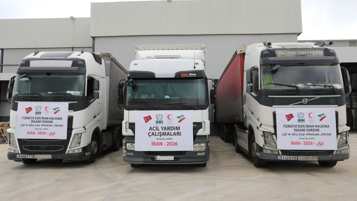 Aid trucks carrying humanitarian supplies depart for Iran, Istanbul, Türkiye, May 13, 2026. (AA Photo)