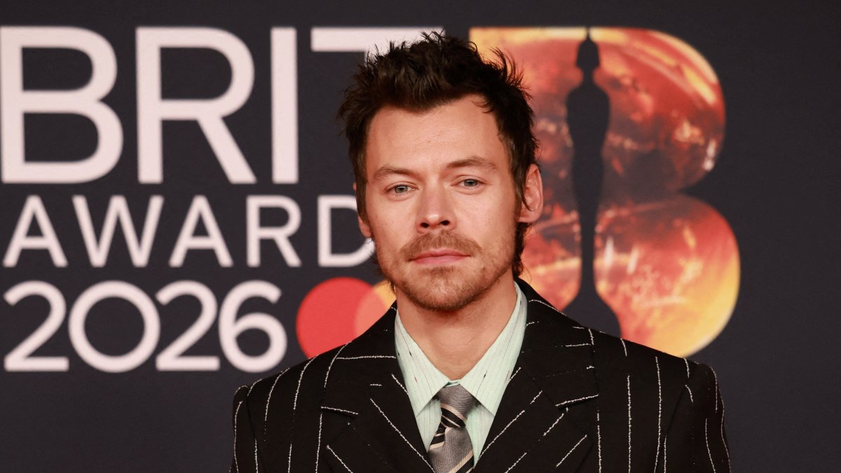 Harry Styles poses on the red carpet during for the BRIT Awards at the Co-op Live Arena, Manchester, U.K., Feb. 28, 2026. (Reuters Photo)