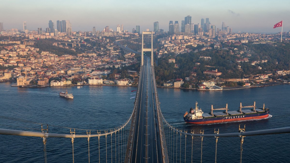 A view of Istanbul's business and financial districts from the July 15 Martyrs' Bridge, Istanbul, Türkiye, Nov. 2, 2025. (Reuters Photo)