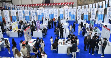 Students present research projects during the Dr. Ibrahim Arıkan MEF Research Projects Competition, Istanbul, Türkiye. (Courtesy of MEF School)