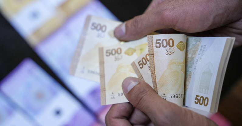 Old Syrian banknotes replaced with newly issued ones in Idlib, Syria, Jan. 3, 2026. (AFP File Photo)