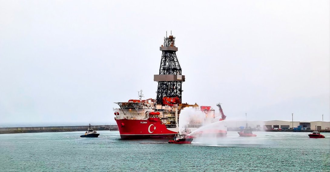 The Yıldırım drillship departs Filyos Port, Zonguldak province, northern Türkiye, May 15, 2026. (IHA Photo)