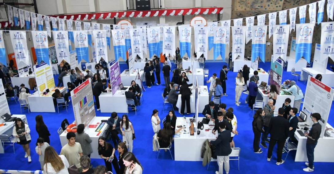Students present research projects during the Dr. Ibrahim Arıkan MEF Research Projects Competition, Istanbul, Türkiye. (Courtesy of MEF School)