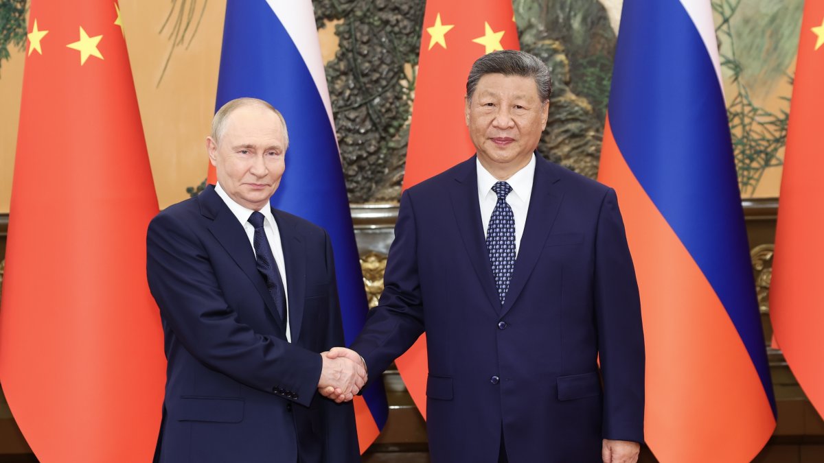 Chinese President Xi Jinping holds talks with Russian President Vladimir Putin at the Great Hall of the People in Beijing, China, Sept. 2, 2025. (EPA Photo)