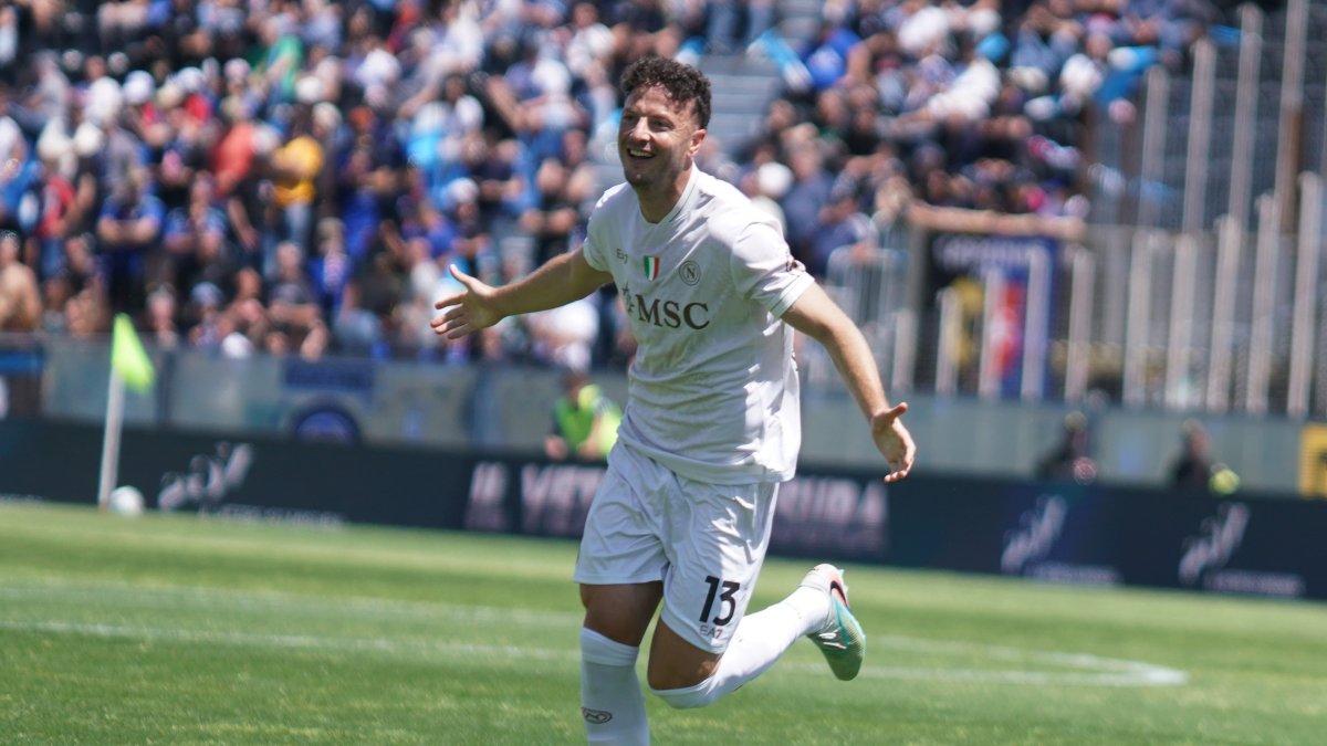 Napoli's Amir Rrahmani celebrates after scoring during the Serie A match in Pisa, Italy, May 17 2026. (AP Photo)