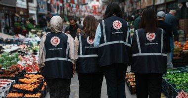 Trade Ministry team inspects an open market, Ankara, Türkiye, May 14, 2026. (AA Photo)