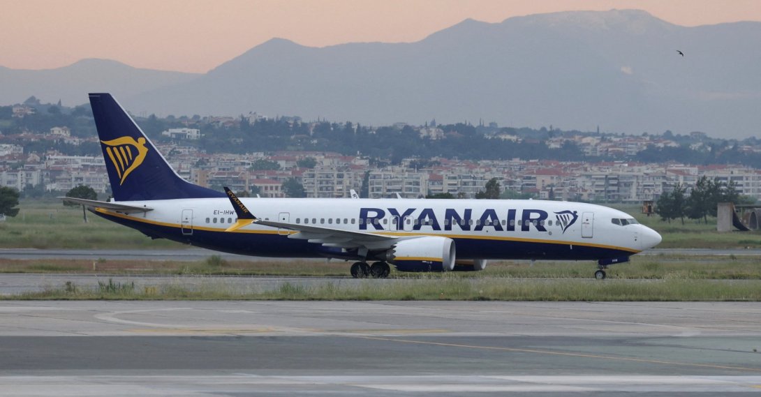 A Ryanair plane on the tarmac of the airport in Thessaloniki, Greece, May 7, 2026. (Reuters Photo)