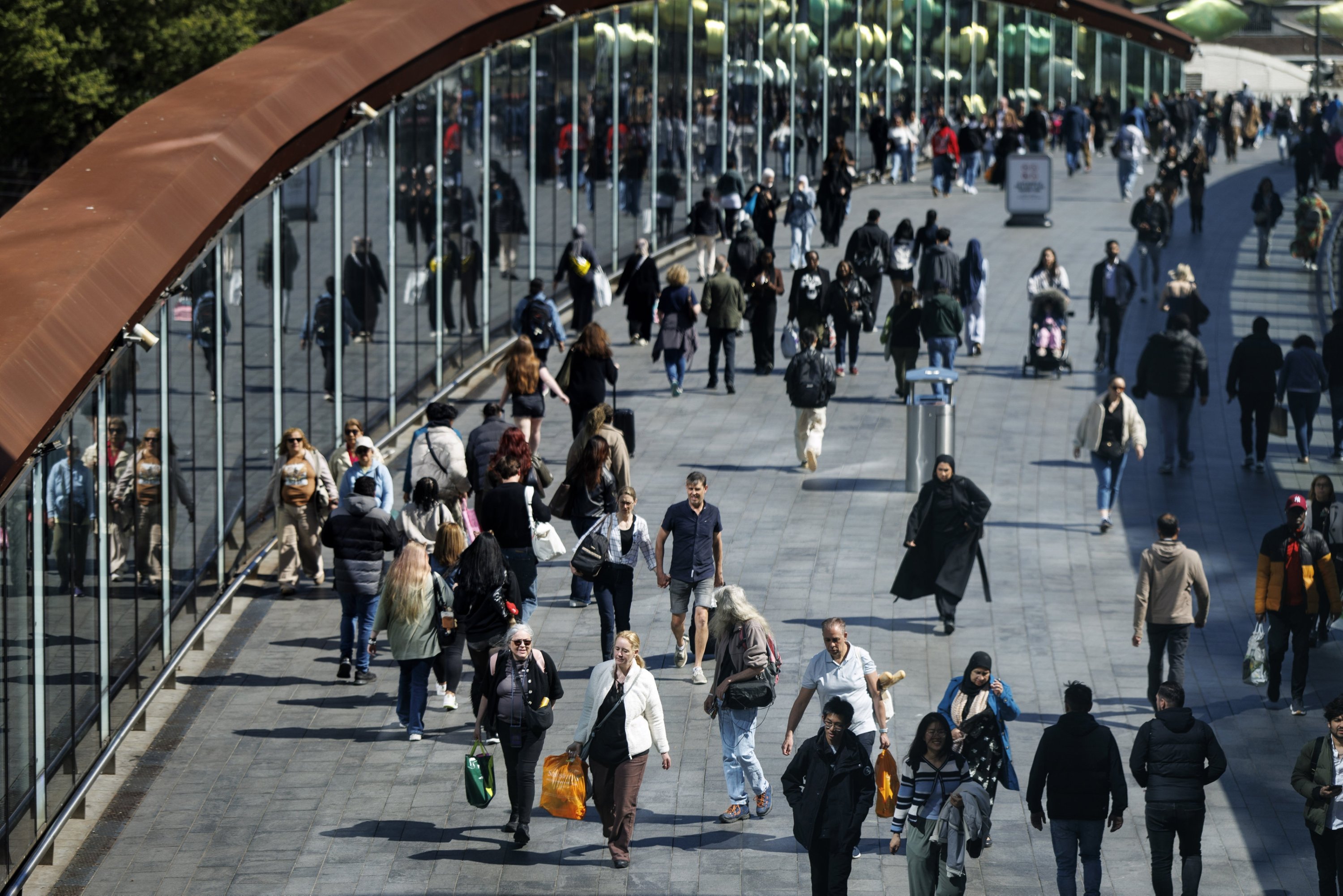 UK unemployment rate hits 5% as Mideast war clouds jobs market