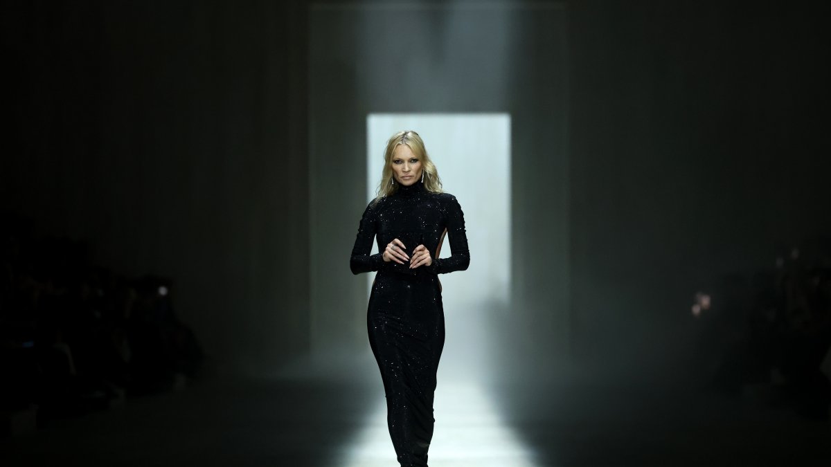 Kate Moss walks the runway at the Gucci FW26 Fashion Show at Palazzo Delle Scintille, Milan, Italy, Feb. 27, 2026. (Getty Images Photo)