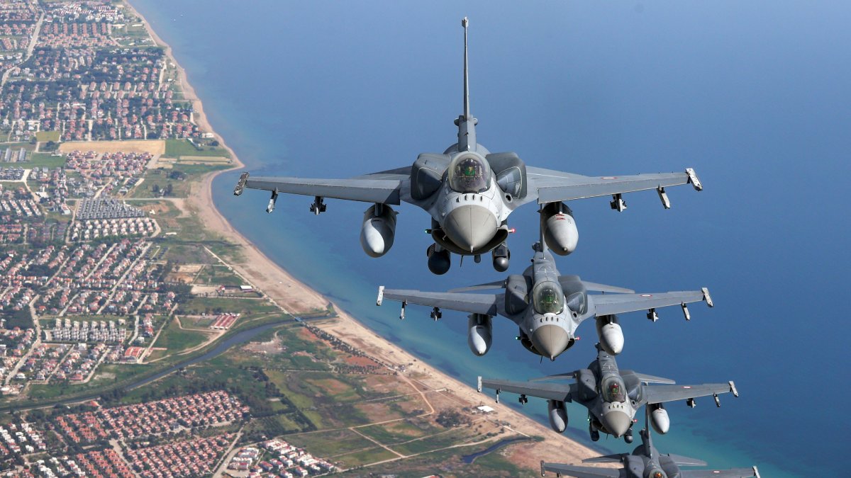 Turkish F-16 jets fly during the exercise, Çanakkale, northwestern Türkiye, May 16, 2026. (AA Photo)