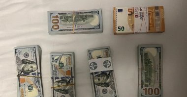 Police seize $90,000 and 5,000 euros as part of a bribery and money laundering investigation targeting Istanbul’s Beşiktaş Municipality, Istanbul, Türkiye, May 19, 2026. (IHA Photo)