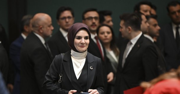 Family and Social Services Minister Mahinur Özdemir Göktaş arrives for a Cabinet meeting, Ankara, Türkiye, April 20, 2026. (AA Photo)