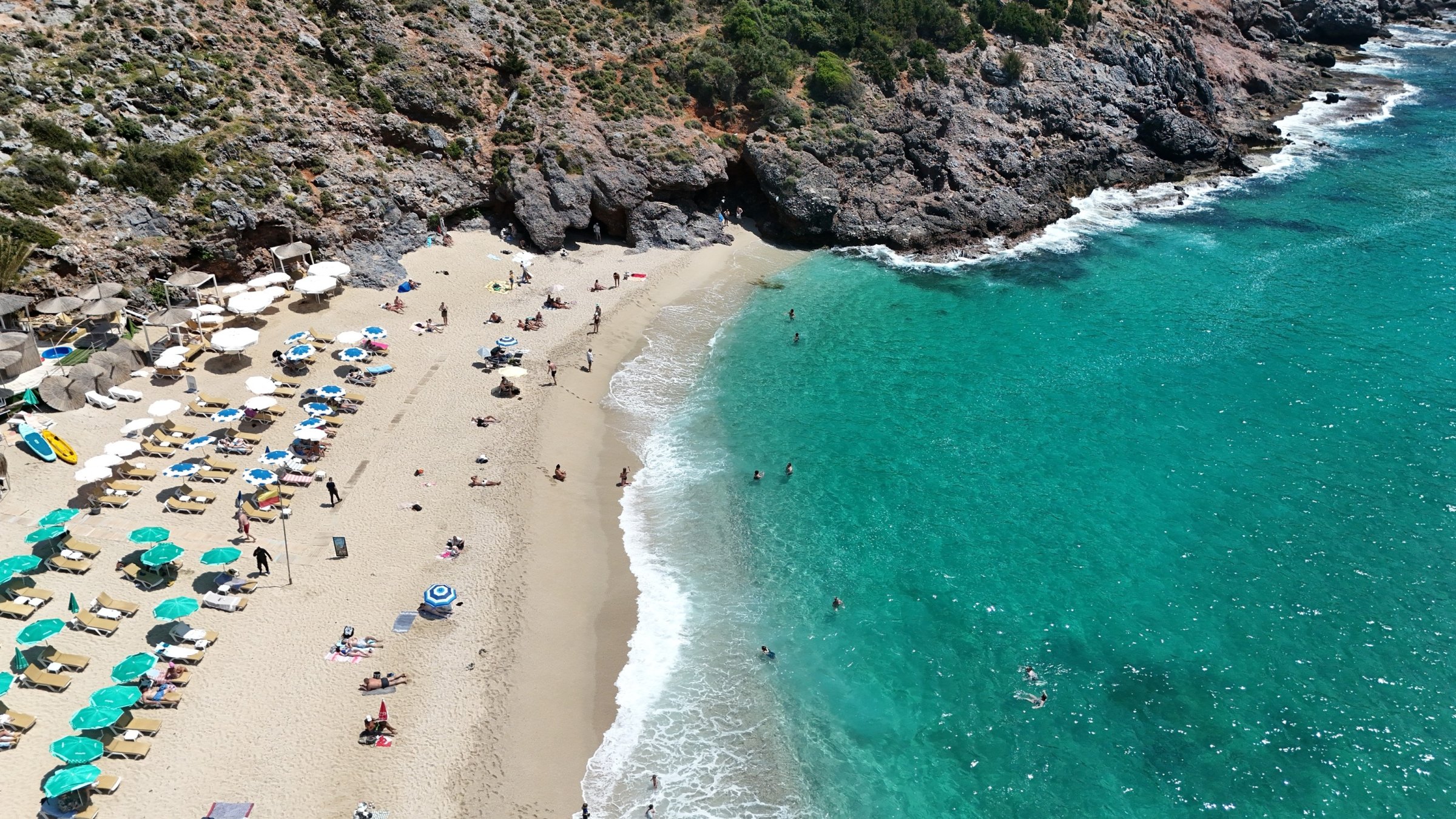 An aerial view of a beach in the Alanya district of Antalya, southern Türkiye, April 29, 2026. (IHA Photo)