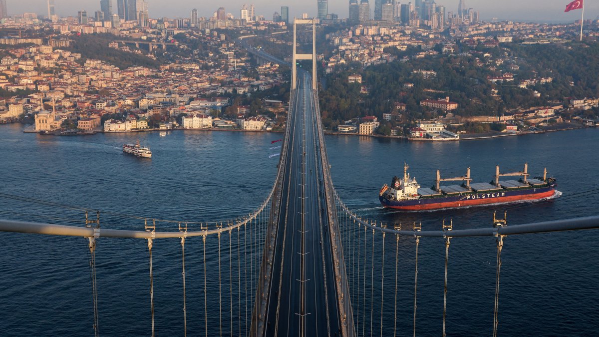 A tanker sails under the July 15 Martyrs&amp;#039; Bridge with a view of Istanbul&amp;#039;s business and financial districts, Istanbul, Türkiye, Nov. 2, 2025. (Reuters Photo)