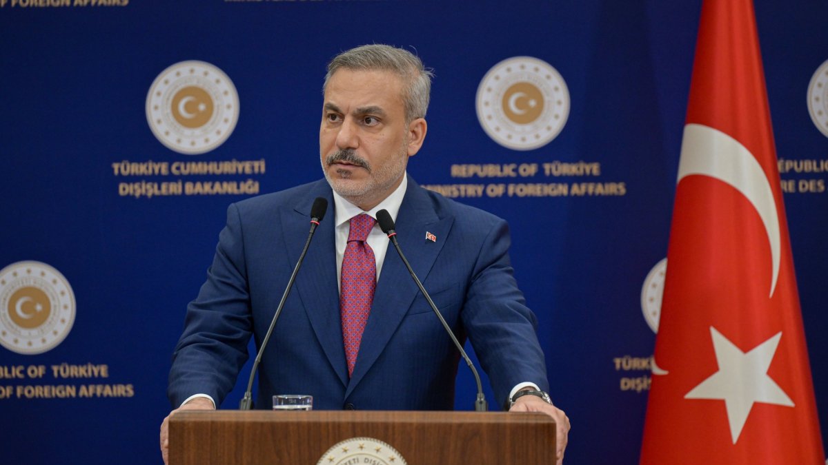 Foreign Minister Hakan Fidan speaks at a news conference, Ankara, Türkiye, April 9, 2026. (AA Photo)