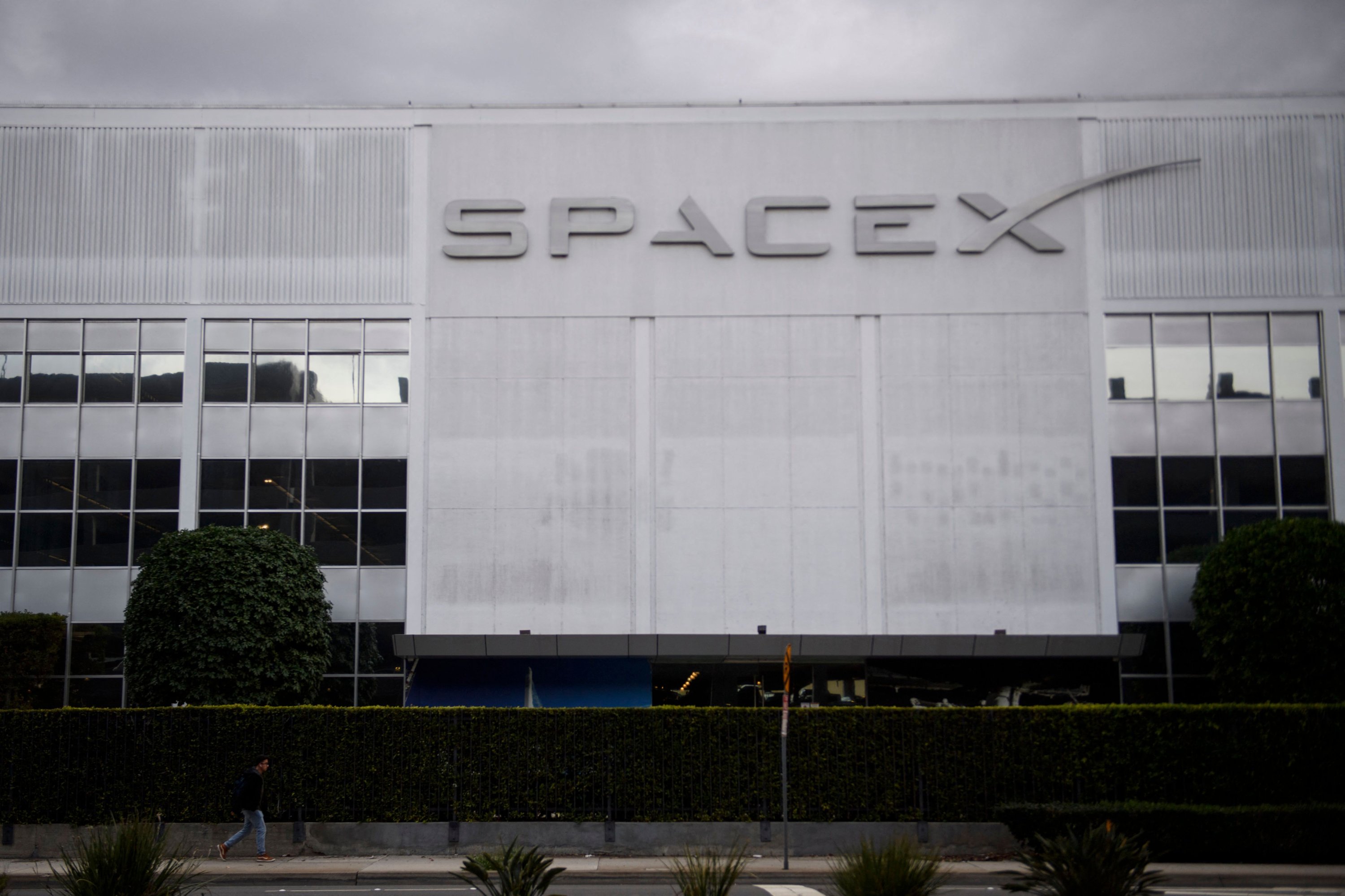 SpaceX: Musk’s empire targeting the stars, Mars and now IPO