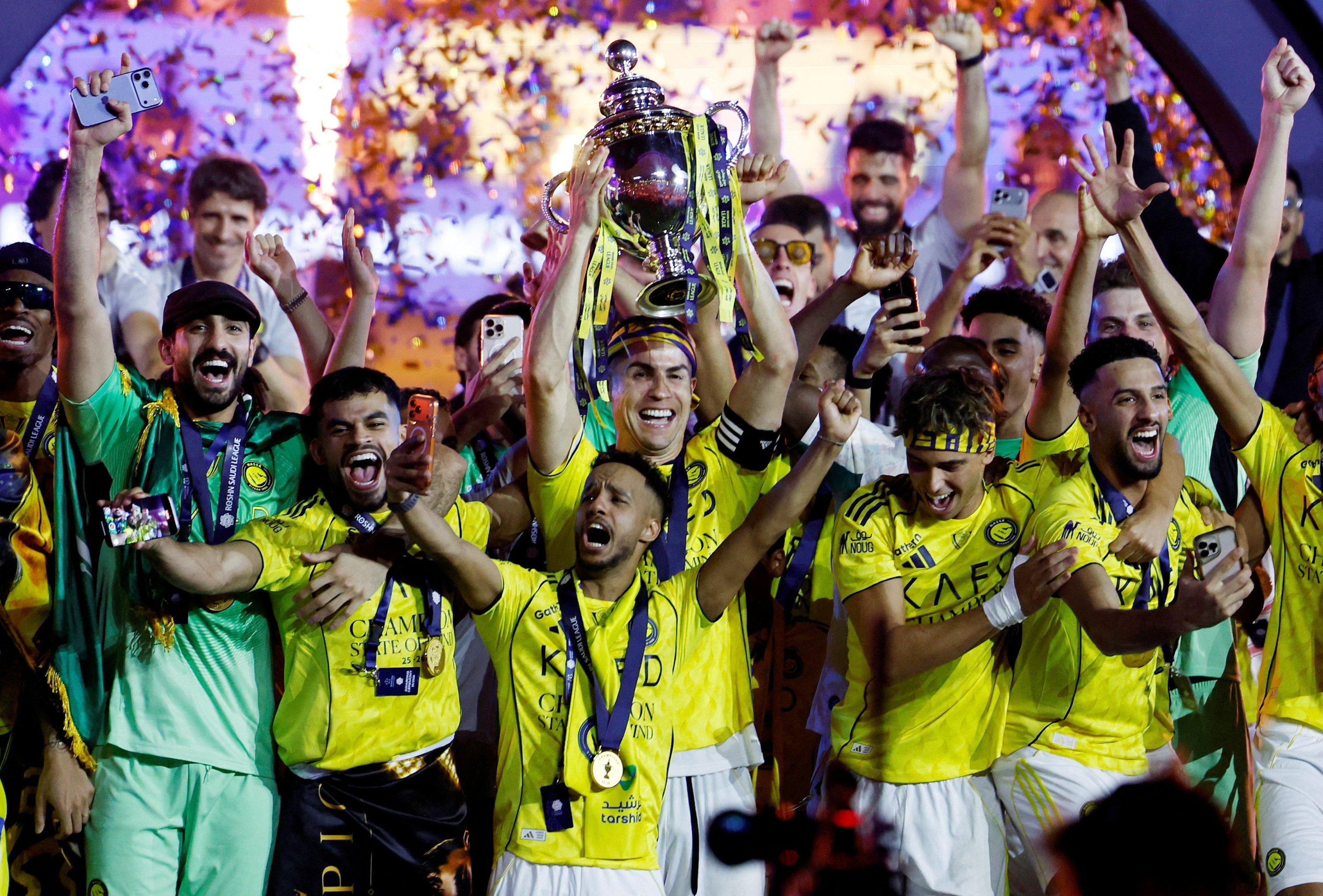 Ronaldo ends Saudi title drought with 2 goals in Al-Nassr’s win