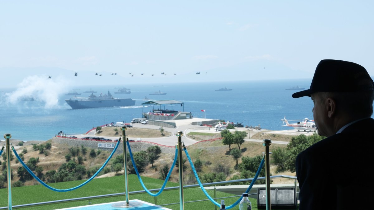 President Recep Tayyip Erdoğan watches the Efes 2026 exercise, Izmir, western Türkiye, May 21, 2026. (AA Photo)