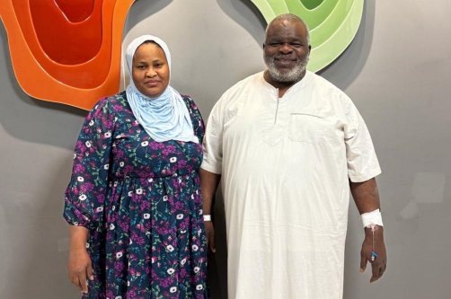 Hadikat Baba Salu and her husband Abdoul Hamid Baba Saliu pose following their medical treatment at a hospital, Antalya, southern Türkiye, May 21, 2026. (AA Photo)