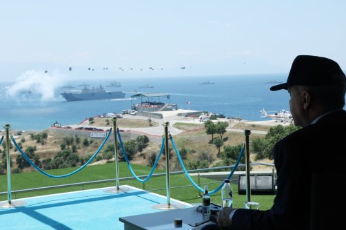 President Recep Tayyip Erdoğan watches the Efes 2026 exercise, Izmir, western Türkiye, May 21, 2026. (AA Photo)