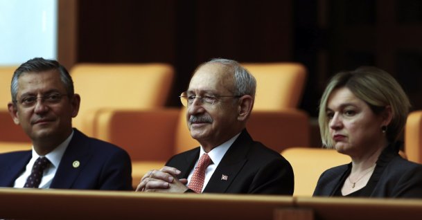 Kemal Kılıçdaroğlu (C) sits next to Özgür Özel (L) at a parliamentary session, Ankara, Türkiye, June 2, 2023. (AP Photo)