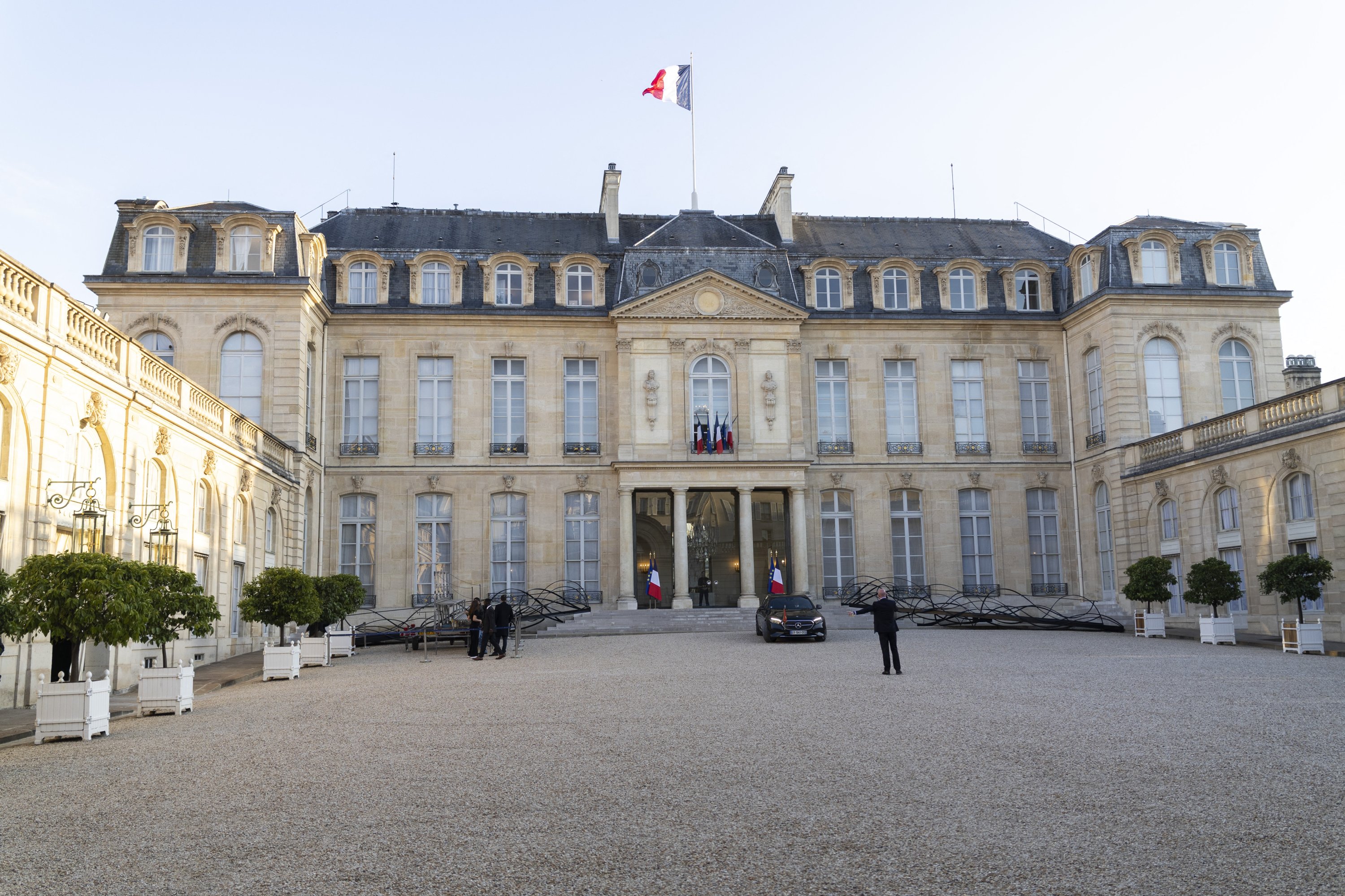 French investigators raid Elysee Palace in corruption probe
