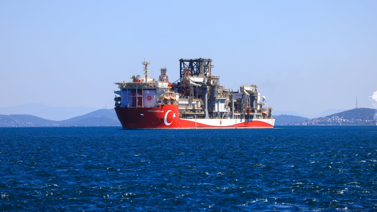 Türkiye's Abdülhamid Han drillship participates in hydrocarbon exploration activities after transiting the Bosporus in Istanbul, Türkiye, Aug. 3, 2024. (Getty Images Photo)