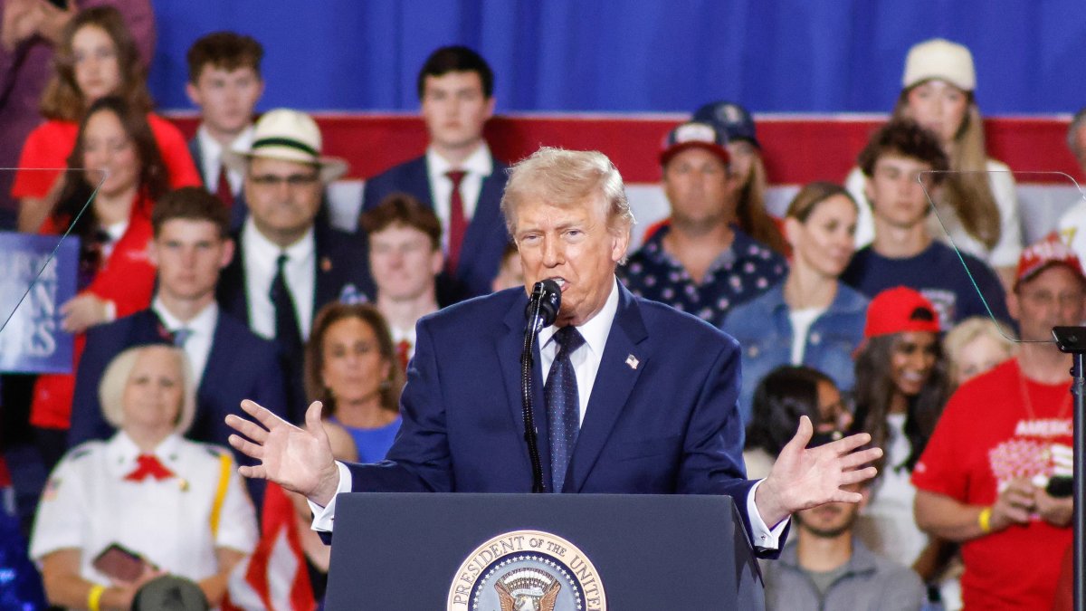 U.S. President Donald Trump delivers remarks during a rally in Suffern, New York, May 22, 2026. (EPA Photo)