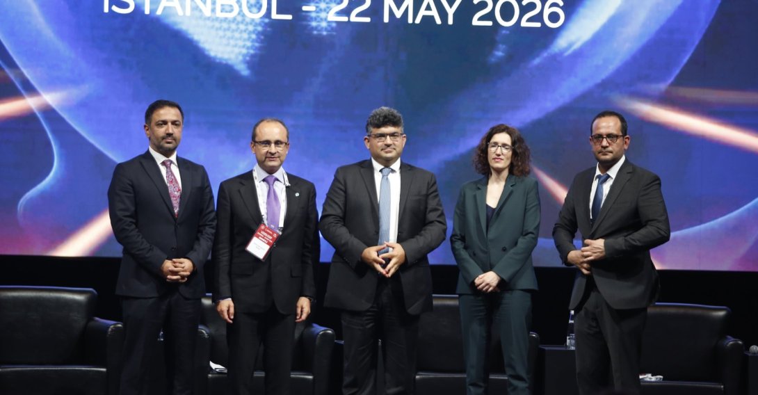 Mehmet Çelik, editorial coordinator of Daily Sabah with participants of the panel "Designing the Energy Transition: Challenges and Opportunities," Istanbul, May 22, 2026. (Handout Photo)