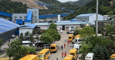 A general view of rescue team members and emergency vehicles arriving at the Liushenyu coal mine after a gas explosion in Changzhi, in northern Shanxi province, China, May 23, 2026. (AFP Photo)